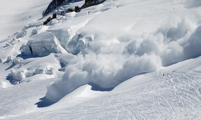 В Непале лавина унесла жизни 17 альпинистов