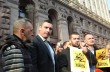 Во время митинга в защиту «Жовтня» Кличко вручили тыкву
