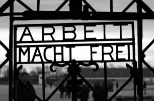 В Германии похитили ворота концлагеря Дахау