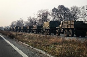 Под Донецком заметили колонну из 62 военных грузовиков