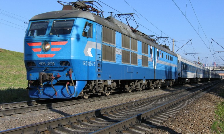 В России столкнулись пассажирский и грузовой поезда