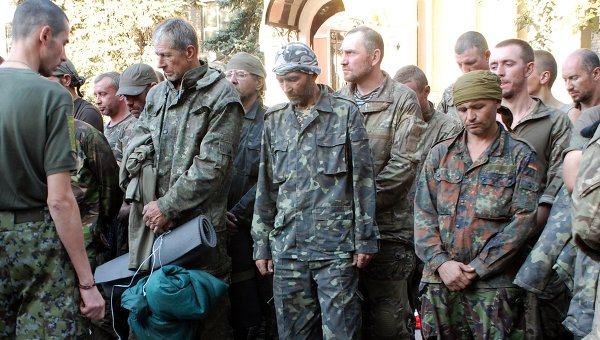 Под Луганском украинские военные обменялись пленными