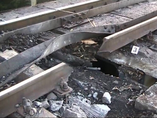 На Харьковщине взорвали железнодорожное полотно