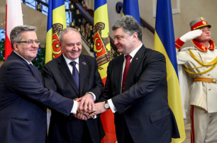 Нужно не допустить приднестровского сценария в Украине - Порошенко