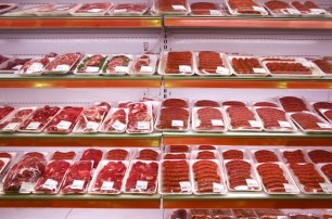 Медицина и мясо стали недоступными на фоне украинского шока цен - Bloomberg
