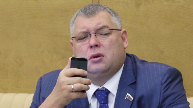 У российских депутатов могут отобрать iPhone и iPad