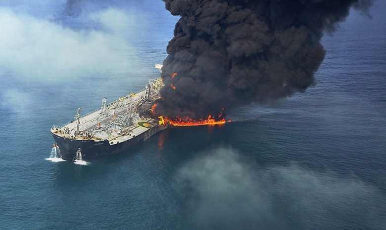 У берегов Малайзии взорвался танкер, перевозивший газ