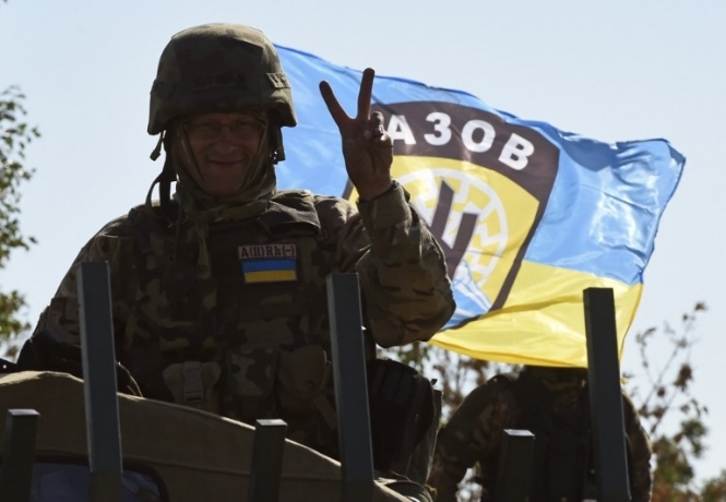 Украина приуменьшает роль ультраправых в конфликте - ВВС