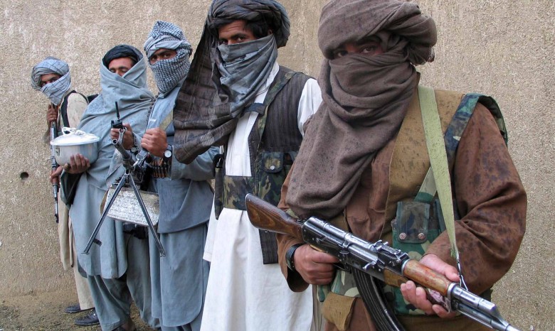 В Пакистане террористы захватили школу и убили 84 ребенка