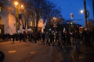 Заемщики перекрыли улицу Грушевского в Киеве