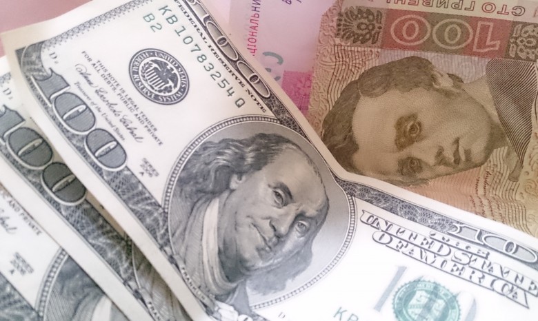 Доллар по 17, заложенный Кабмином в бюджете-2015 - сильно заниженный курс – эксперты