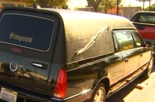 В Лос-Анджелесе угнали катафалк с покойником