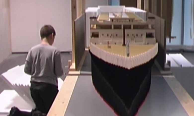Уникальный мальчик собрал из «Лего» 6-метровую модель «Титаника»