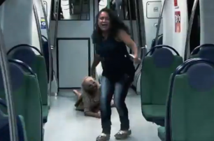 В бразильском метро зомби напали на женщину