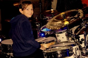 Тринадцатилетний парень стал одним из лучших барабанщиков в мире