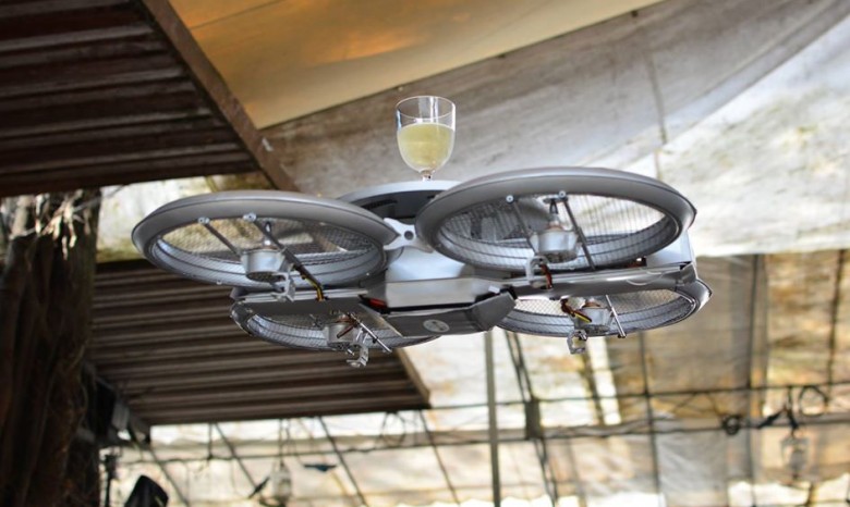 В сингапурском ресторане дроны работают официантами (видео)