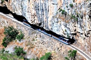 В Македонии поезд сбил насмерть 14 нелегальных мигрантов