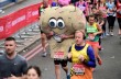 Веселая мошонка пробежала Лондонский марафон