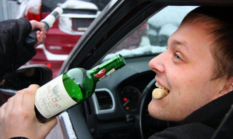 Молодые алкоголики Челябинска создали движение «Пьяные дворы»