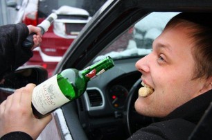 Молодые алкоголики Челябинска создали движение «Пьяные дворы»