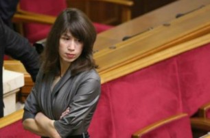 Депутат Татьяна Черновол научилась профессионально кнопкодавить