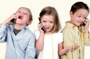 Сколько украинские дети говорят по мобильному