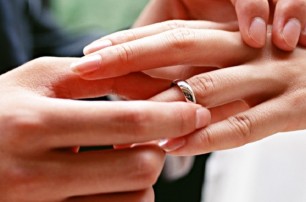 В прифронтовых регионах появятся пункты экстренного бракосочетания