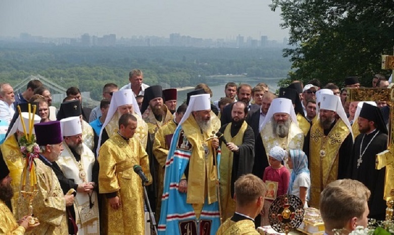 В Крестном ходе Украинской Православной Церкви и в торжествах в Киево-Печерской лавре приняли участие 100 тыс верующих
