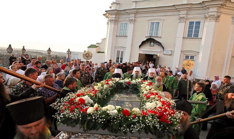 В Почаевской лавре на торжества в честь памяти преподобного Иова собрались более 5 тысяч верующих