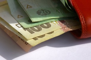 Чтобы соответствовать уровню 2013 года, минимальная зарплата должны быть 2300 гривен, - экс-глава НБУ