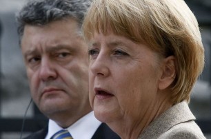 Порошенко и Меркель договорились о проведении телефонной конференции в формате «Украина-Германия-Франция»