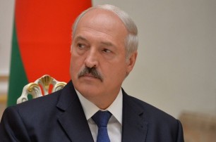 Лукашенко пожаловался на огромный трафик оружия из Украины