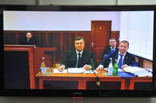 Януковича допрашивают по делу экс-«беркутовцев»