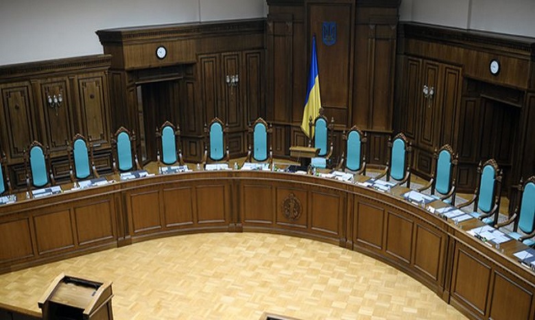 КСУ перешел к закрытым слушаниям по вопросу закона Кивалова-Колесниченко