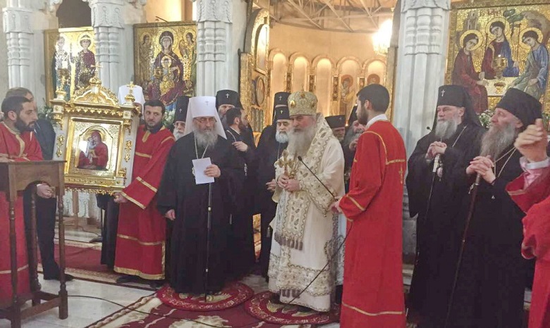 В Тбилиси тысячи людей поклонились мощам святого, которые привез из Украины Митрополит Онуфрий