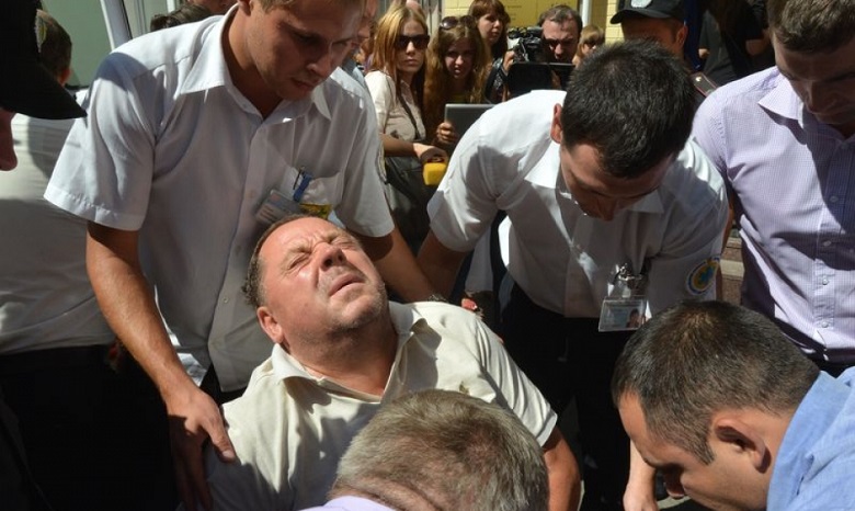 Потерять сознание в суде: ТОП-8 самых известных украинских симулянтов (ФОТО, ВИДЕО)