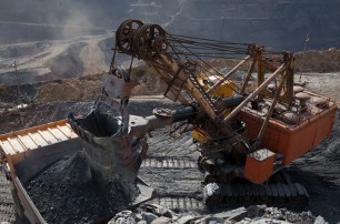 РФ попросила олигархов поставлять железную руду на Донбасс