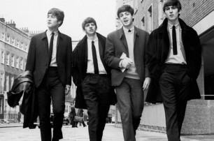 За коллекцию фото The Beatles выложили более 350 тысяч долларов