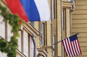 Американские дипломаты выехали из посольства в России