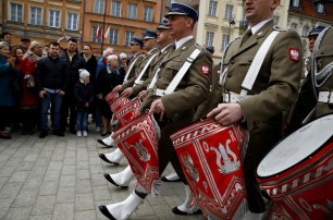 В Польше на 20% уменьшат зарплату депутатам, чтобы уладить скандал
