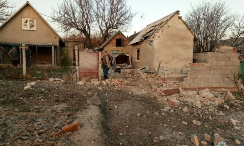Боевики обстреляли частный сектор Авдеевки – люди сидели в укрытии до утра