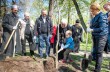 В Киевском городском саду высадили Аллею Мира