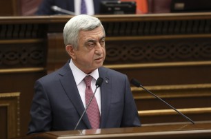 После массовых протестов премьер-министр Армении ушел в отставку