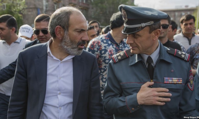 Пашинян призвал армян к тотальному гражданскому неповиновению