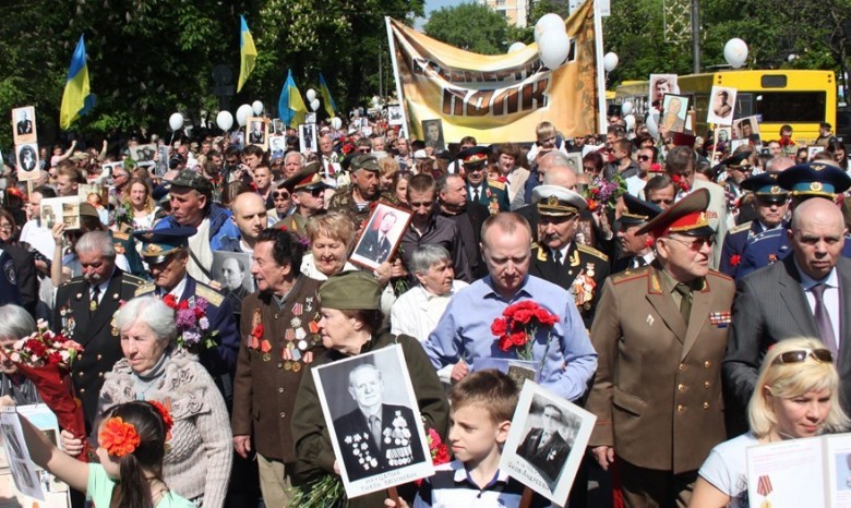 В Киеве началась акция "Бессмертный полк"
