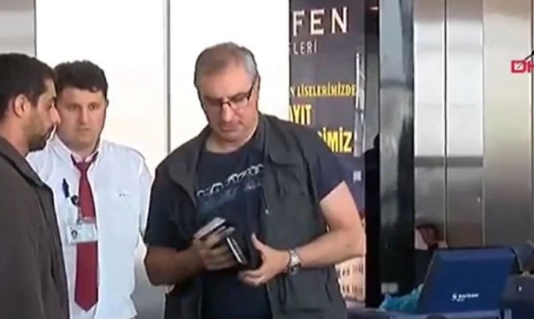 Высланного посла Израиля публично обыскали в аэропорту Стамбула