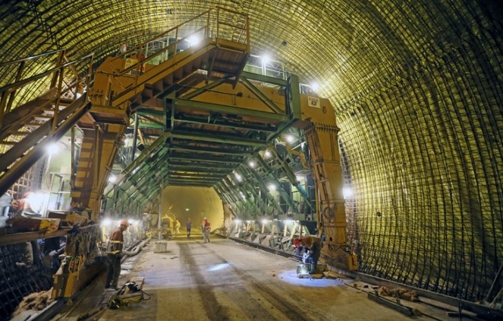 Порошенко отметил, что Бескидский тоннель еще больше приблизит Украину к европейскому Союзу