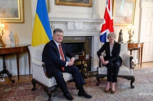 Порошенко обсудил с Терезой Мэй противостояние агрессии РФ