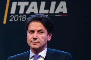 Премьер Италии хочет пересмотра санкций против России