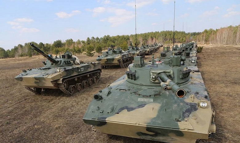 На Донбассе вне линии отвода зафиксированы скопления техники боевиков